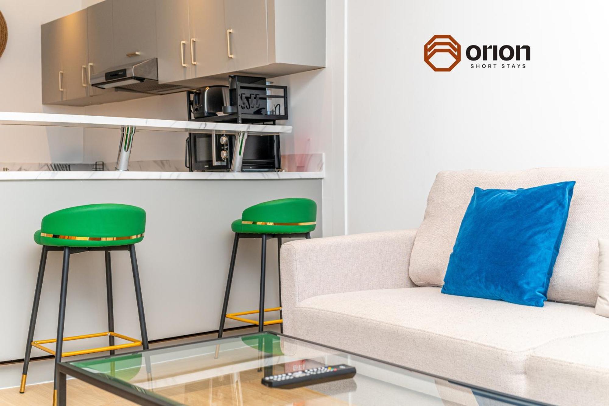 Apartment Stunning 1 Bed In Marina With Partial Sea View - High Floor - Next To Tram Stop - 5 Mins Walk To