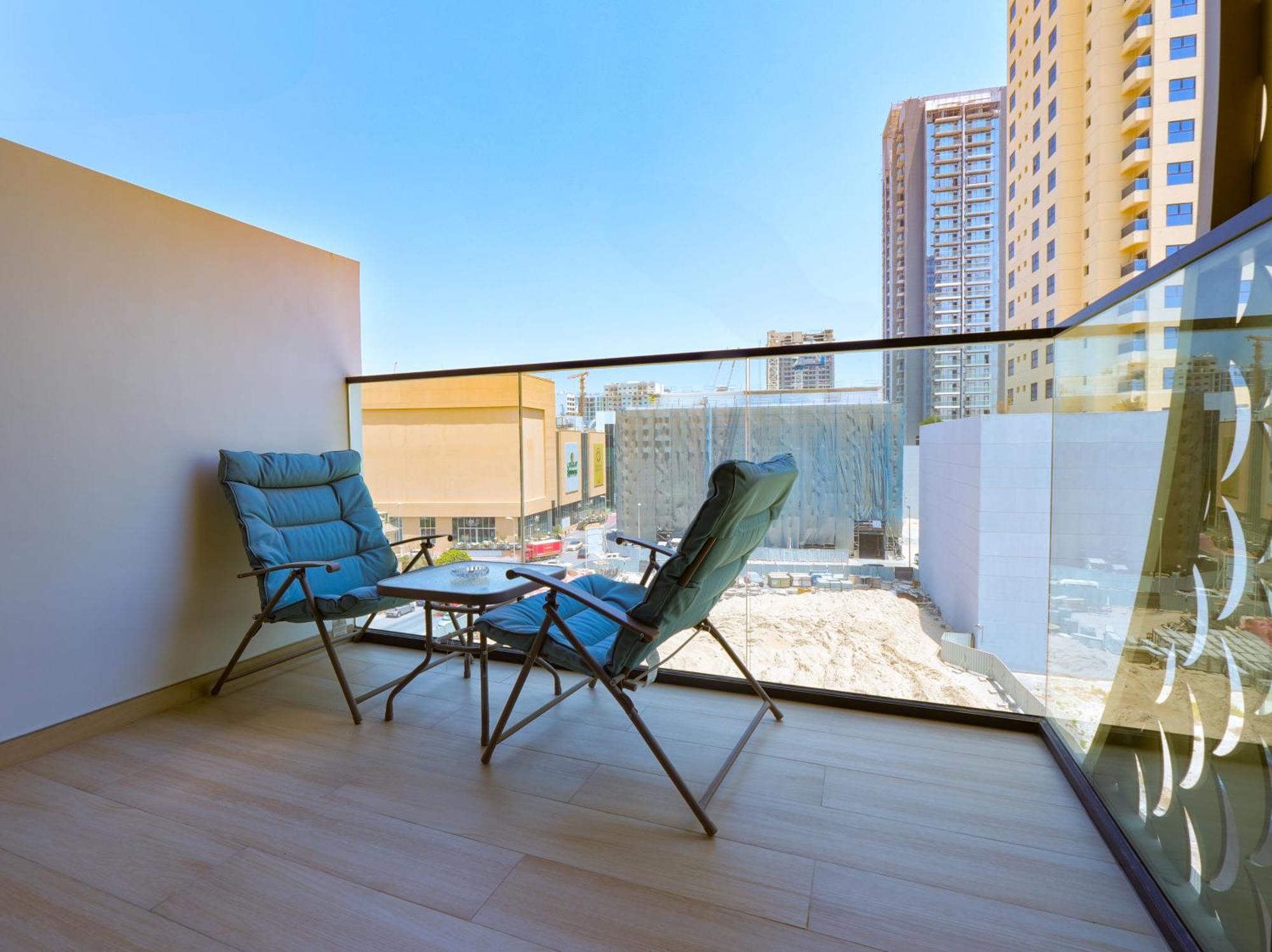 Executive One Br In Jvc By Anw Apartment