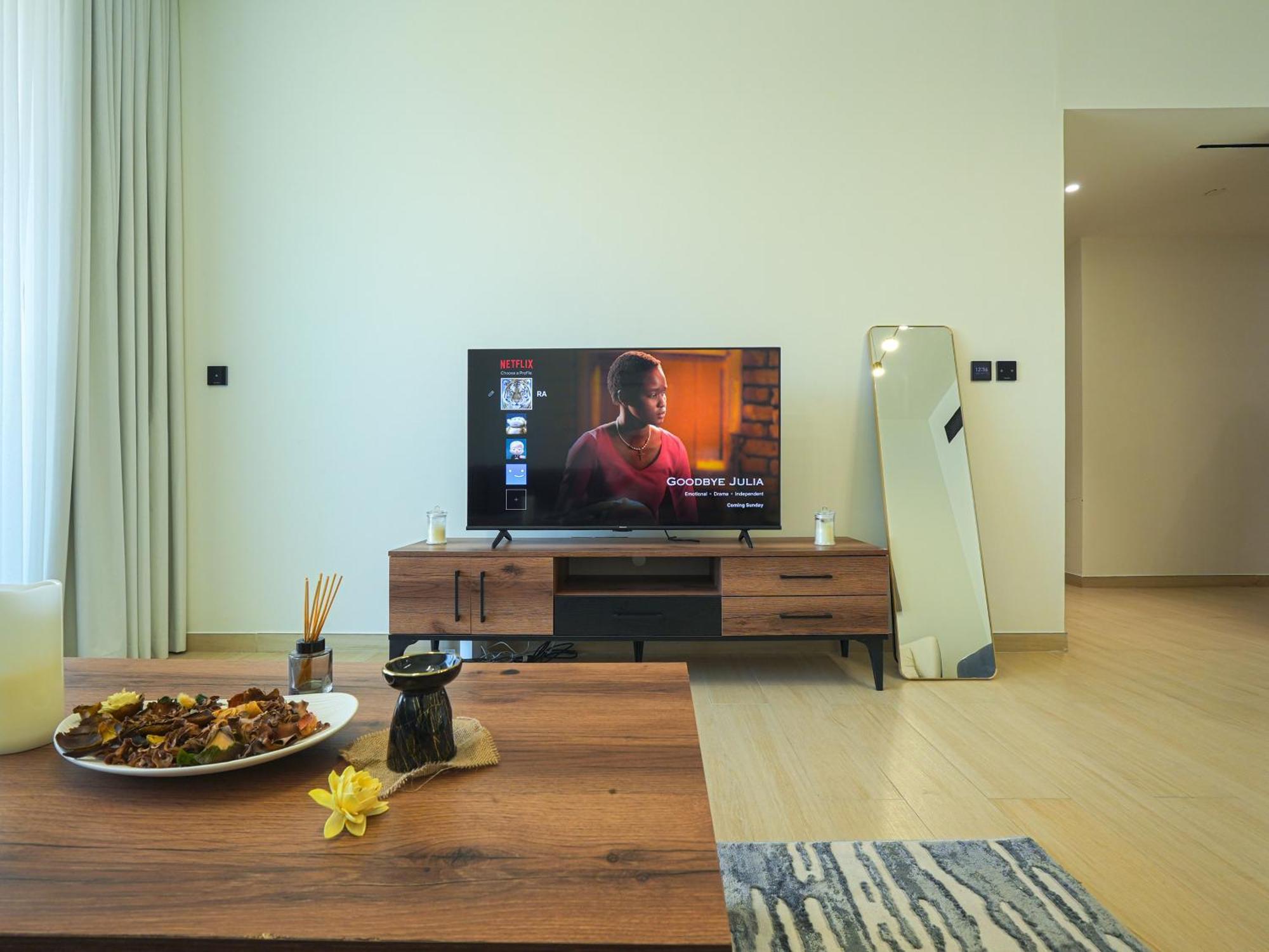 Executive One Br In Jvc By Anw *