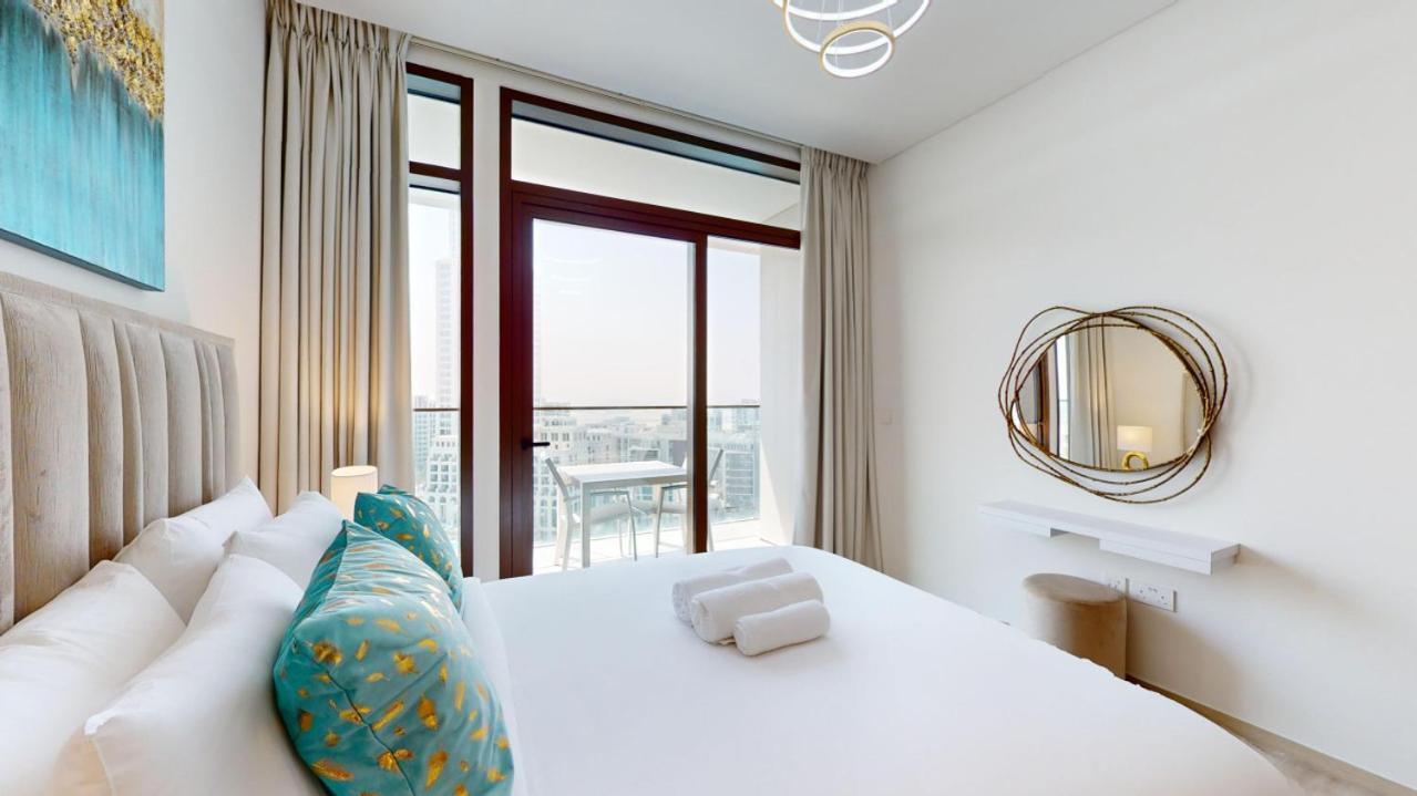 Palace Residences - Chic Two Bed With Creek Views Apartment *