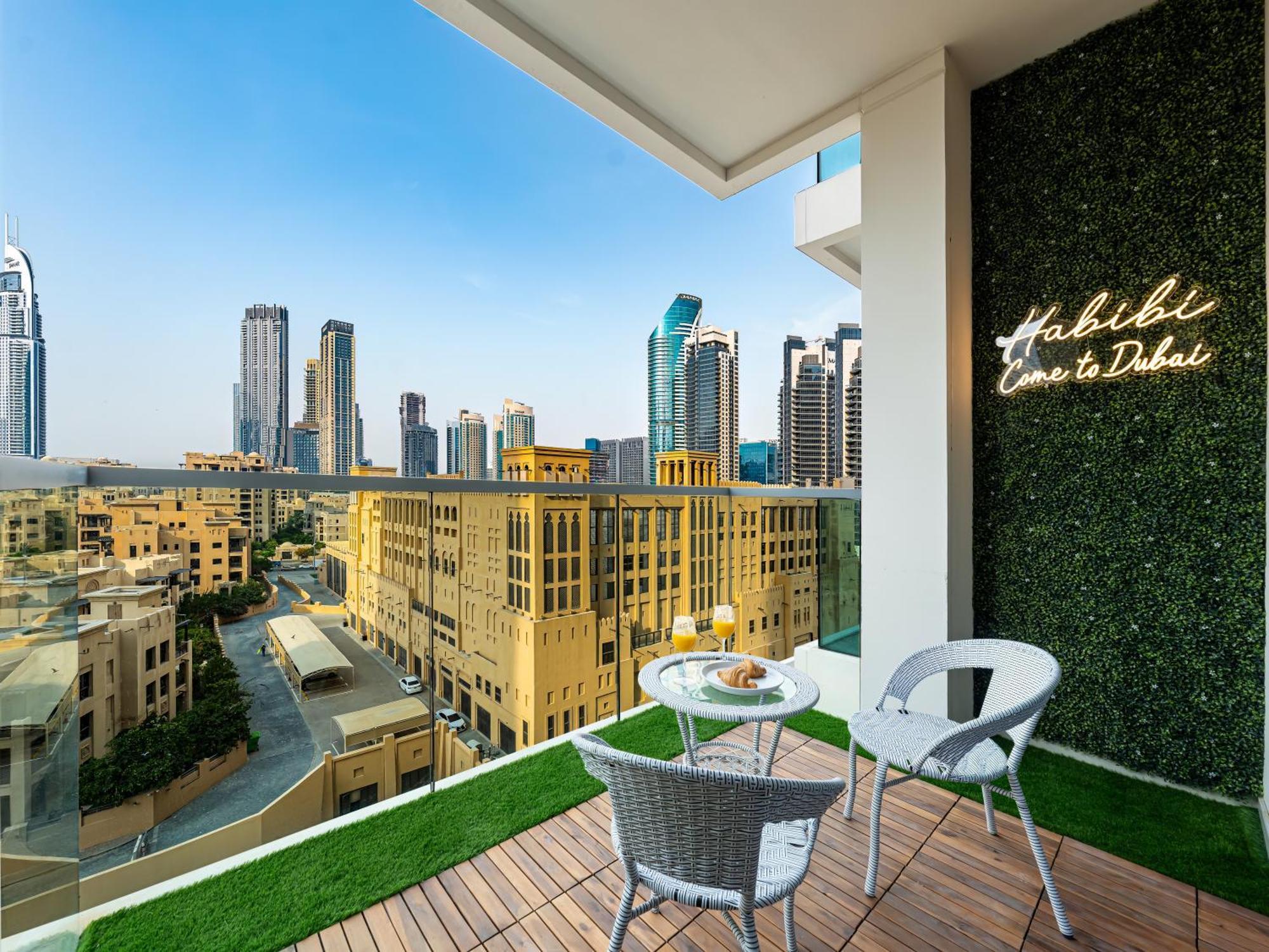 Stunning Two Bedroom With Private Balcony & Burj Khalifa By Luxury Space Dubai