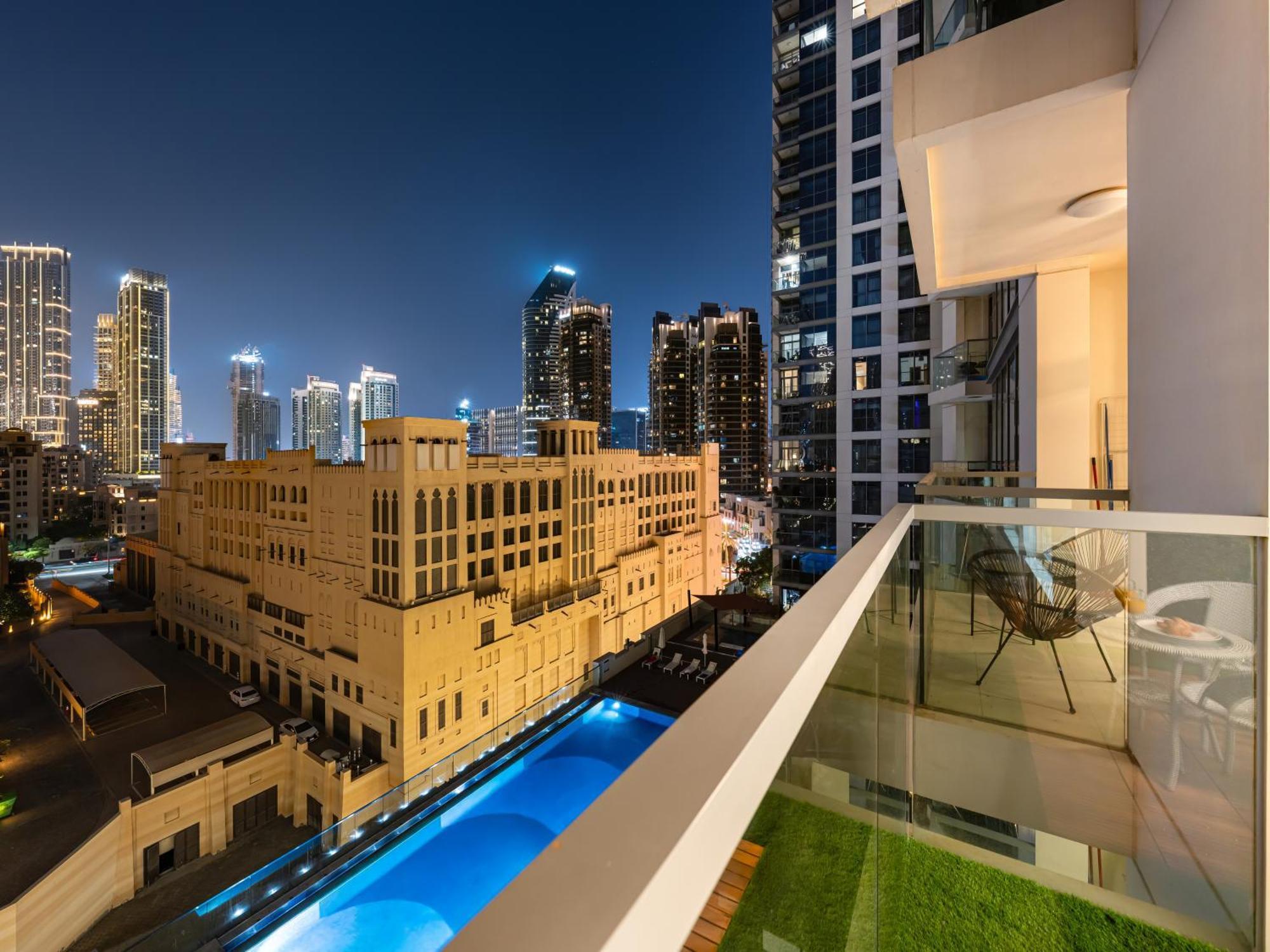 Apartment Stunning Two Bedroom With Private Balcony & Burj Khalifa By Luxury Space *