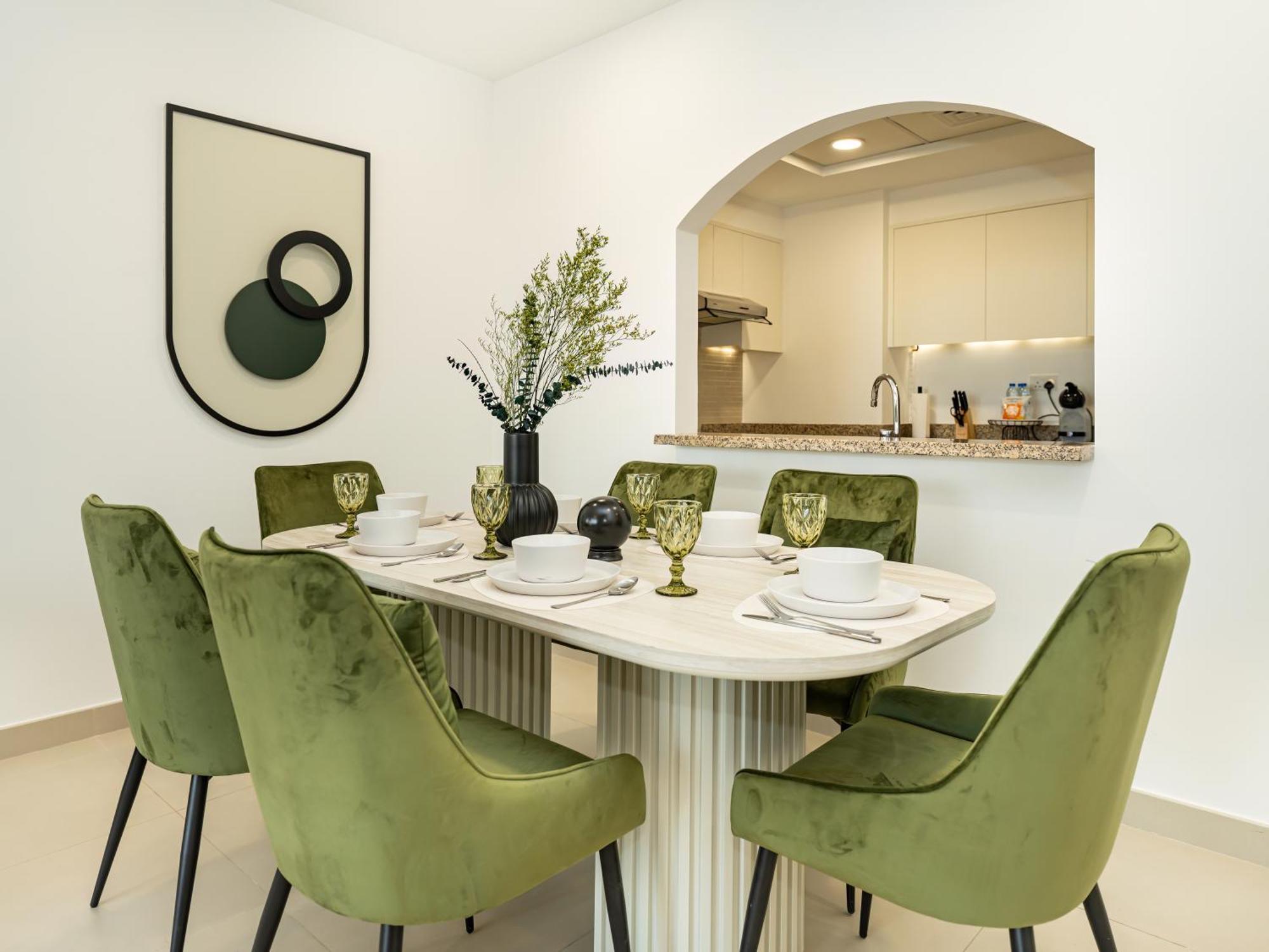 Stunning Two Bedroom With Private Balcony & Burj Khalifa By Luxury Space Apartment