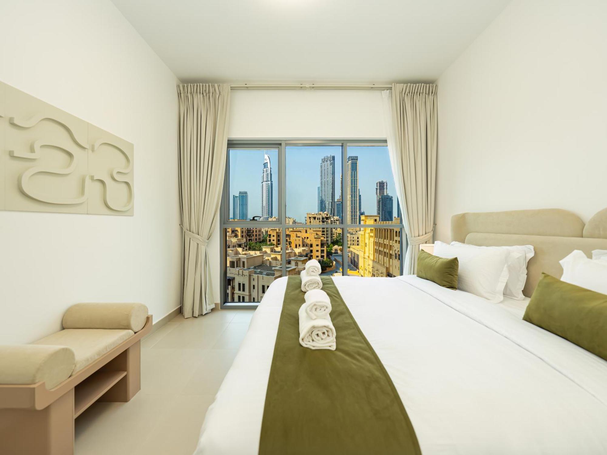 Stunning Two Bedroom With Private Balcony & Burj Khalifa By Luxury Space Apartment *