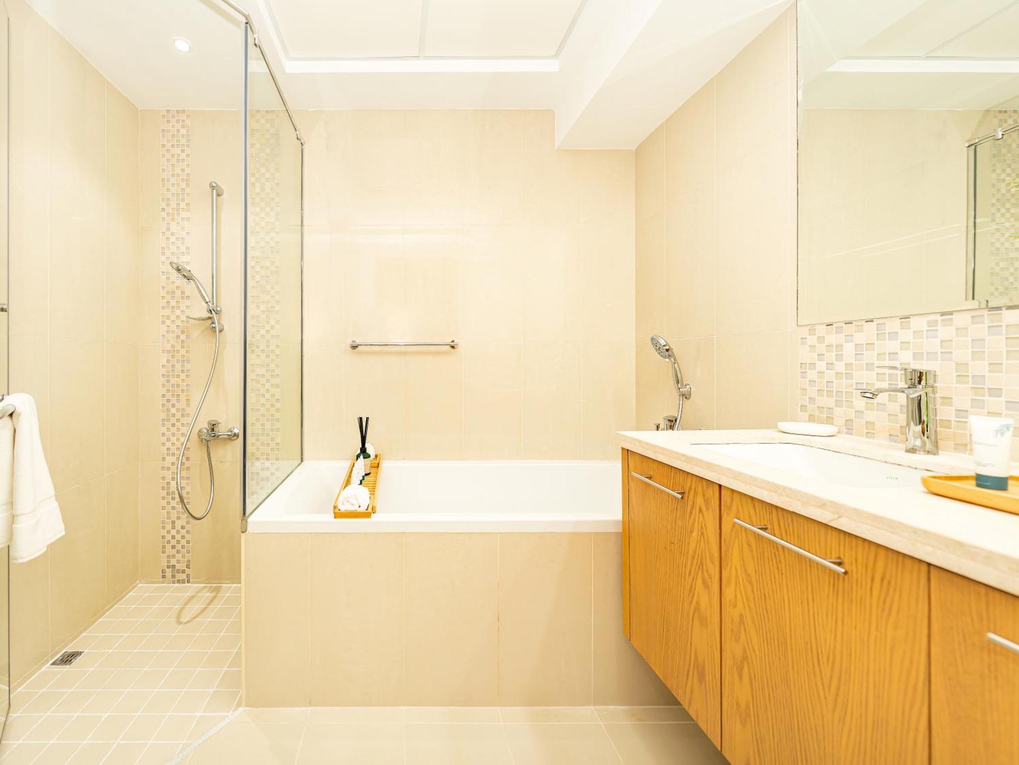 Stunning Two Bedroom With Private Balcony & Burj Khalifa By Luxury Space Apartment *