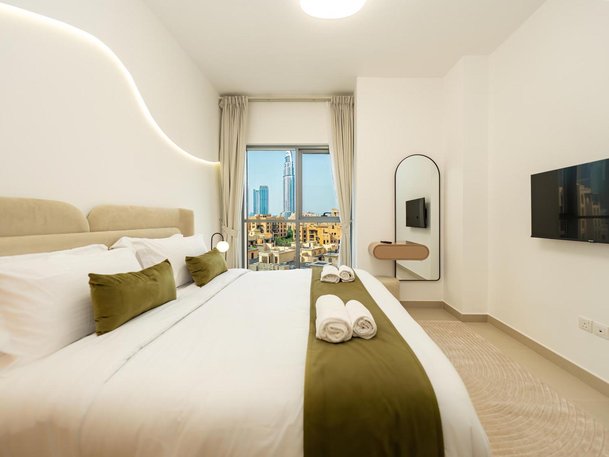 Apartment Stunning Two Bedroom With Private Balcony & Burj Khalifa By Luxury Space *