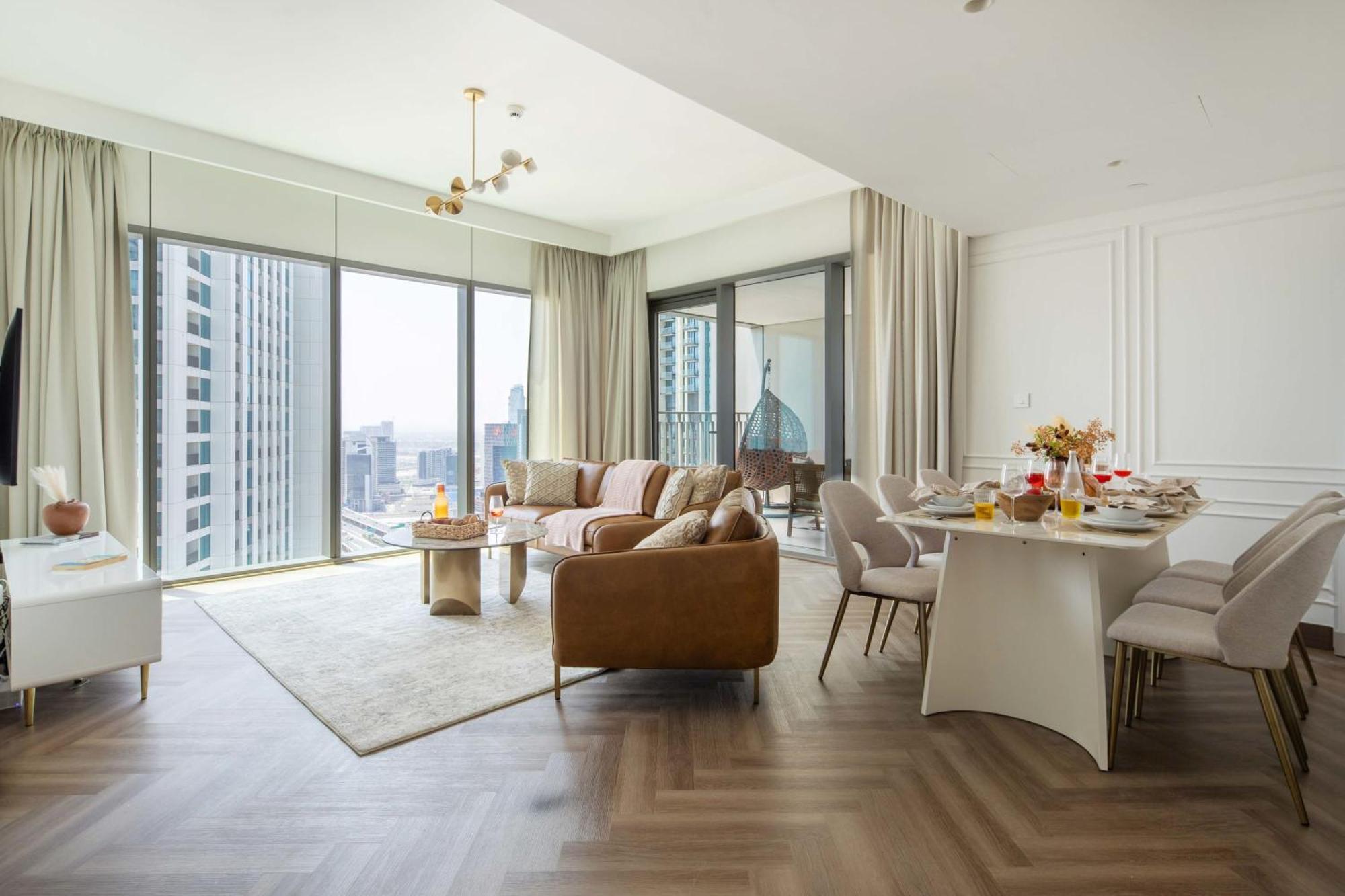 Frank Porter - Downtown Views Ii Tower 1 Dubai