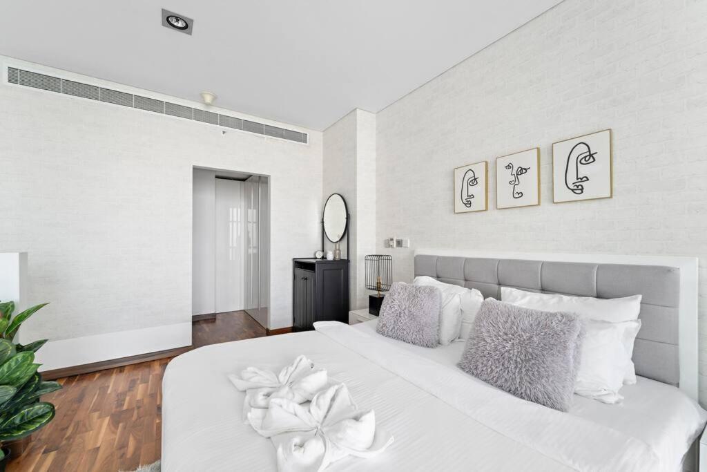 First Class 1br Sophisticated Duplex Living Apartment Dubai