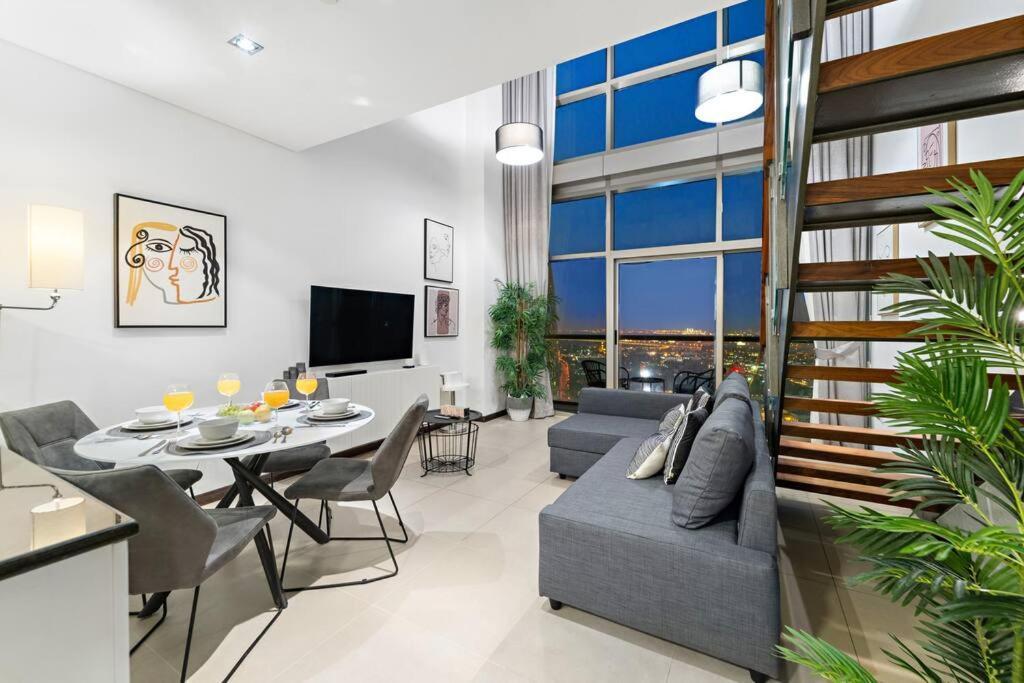 Apartment First Class 1br Sophisticated Duplex Living