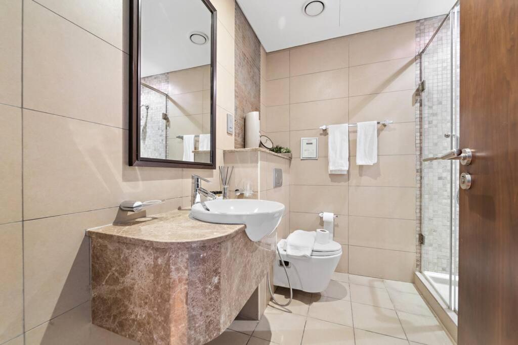 First Class 1br Sophisticated Duplex Living Apartment Dubai