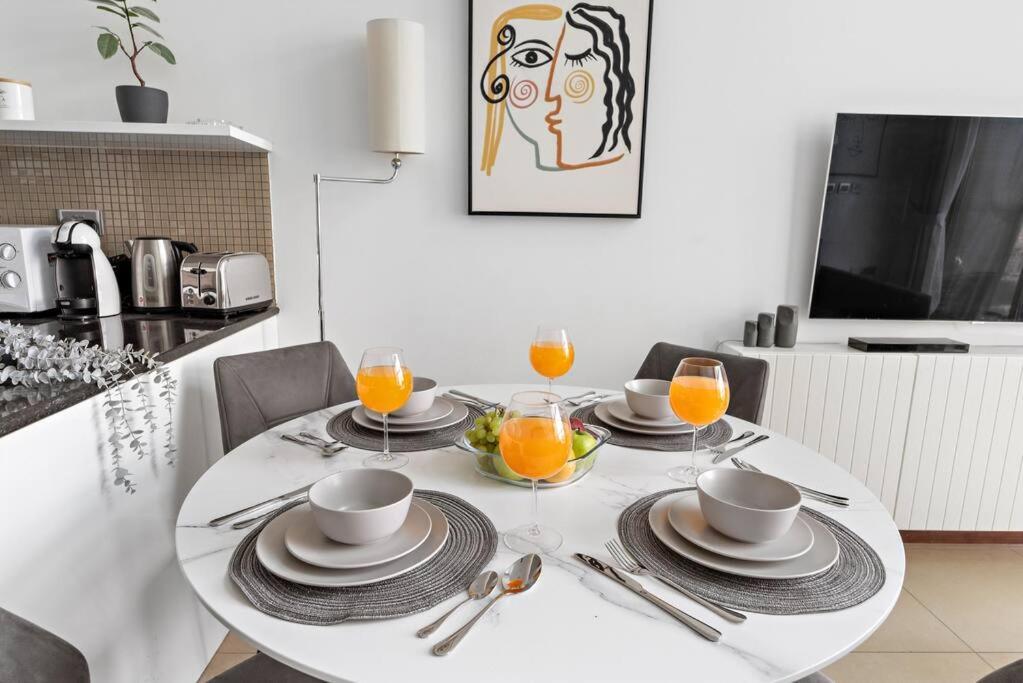 Apartment First Class 1br Sophisticated Duplex Living Dubai