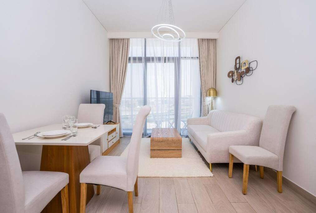 Luxury 1 Bedroom In Azizi Riviera 32