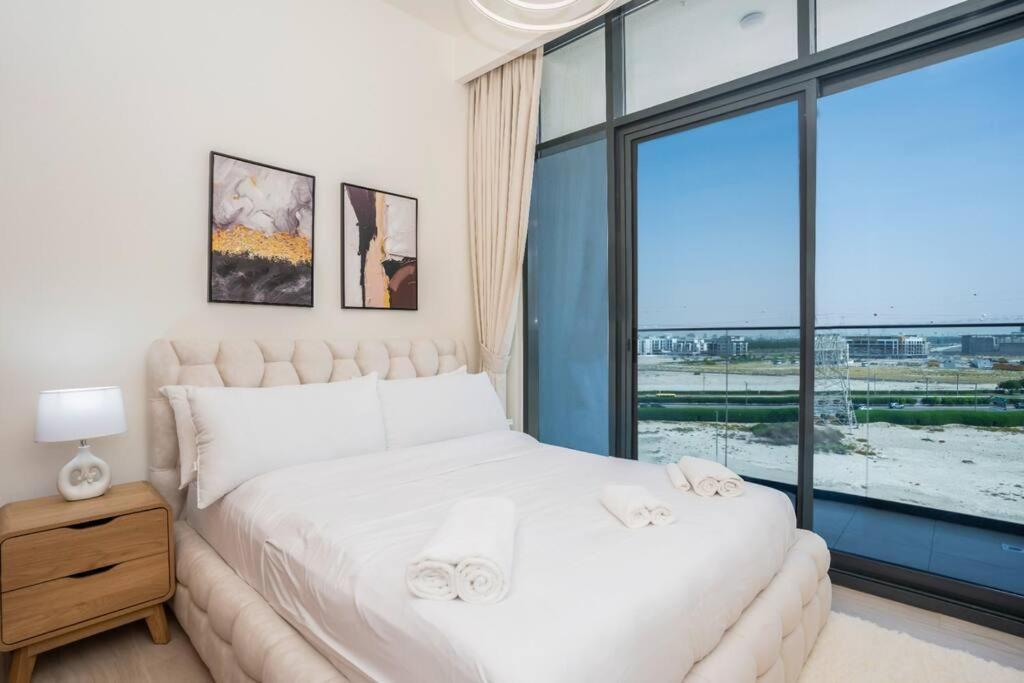 Luxury 1 Bedroom In Azizi Riviera 32 Apartment