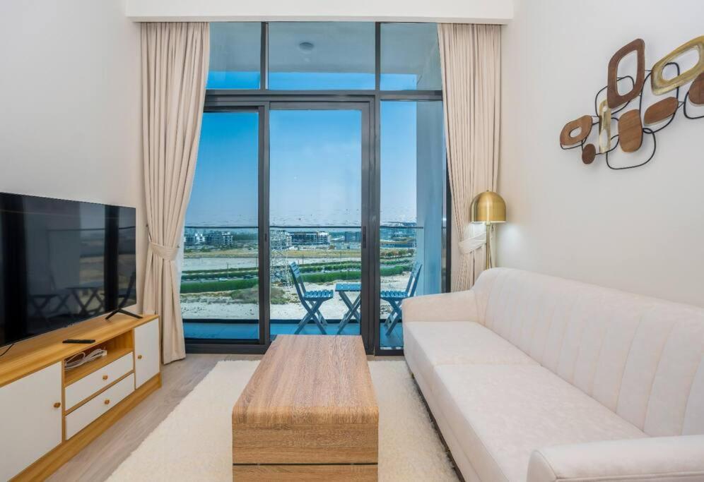 Apartment Luxury 1 Bedroom In Azizi Riviera 32 *