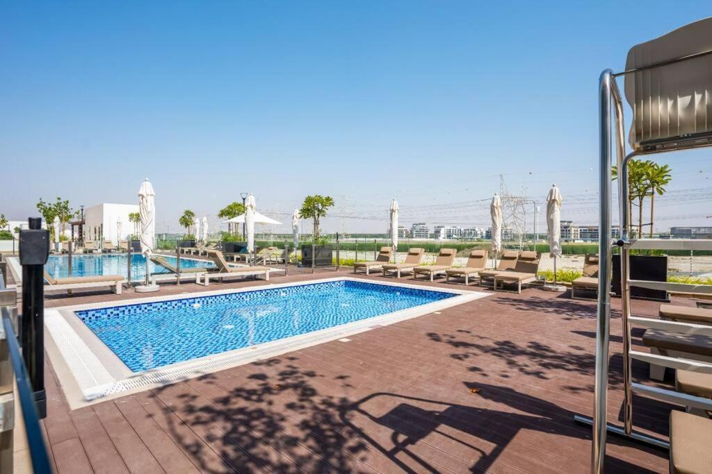 Luxury 1 Bedroom In Azizi Riviera 32 Dubai