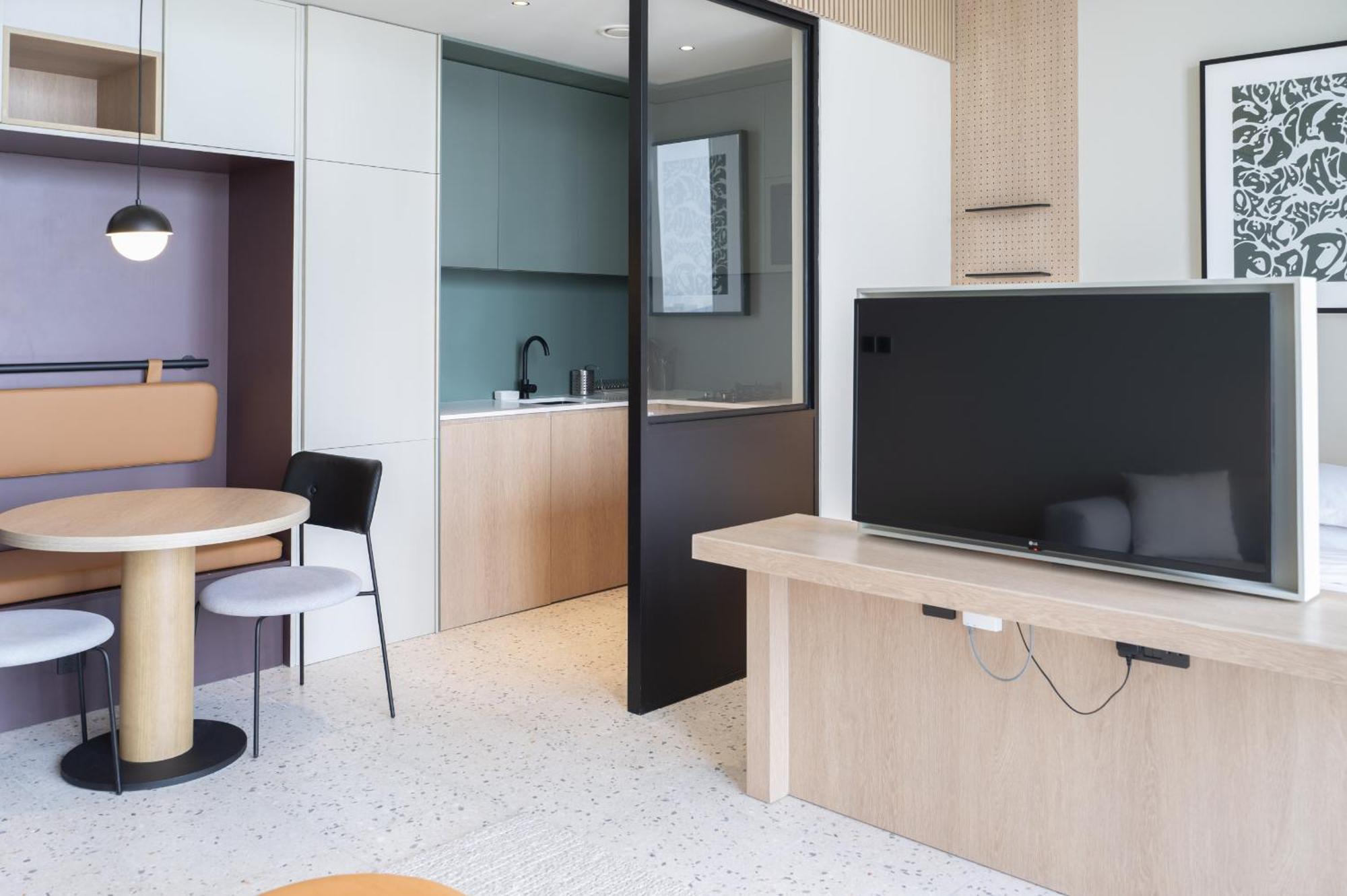 Snug At Upside Living - Business Travel Ready 2209 *