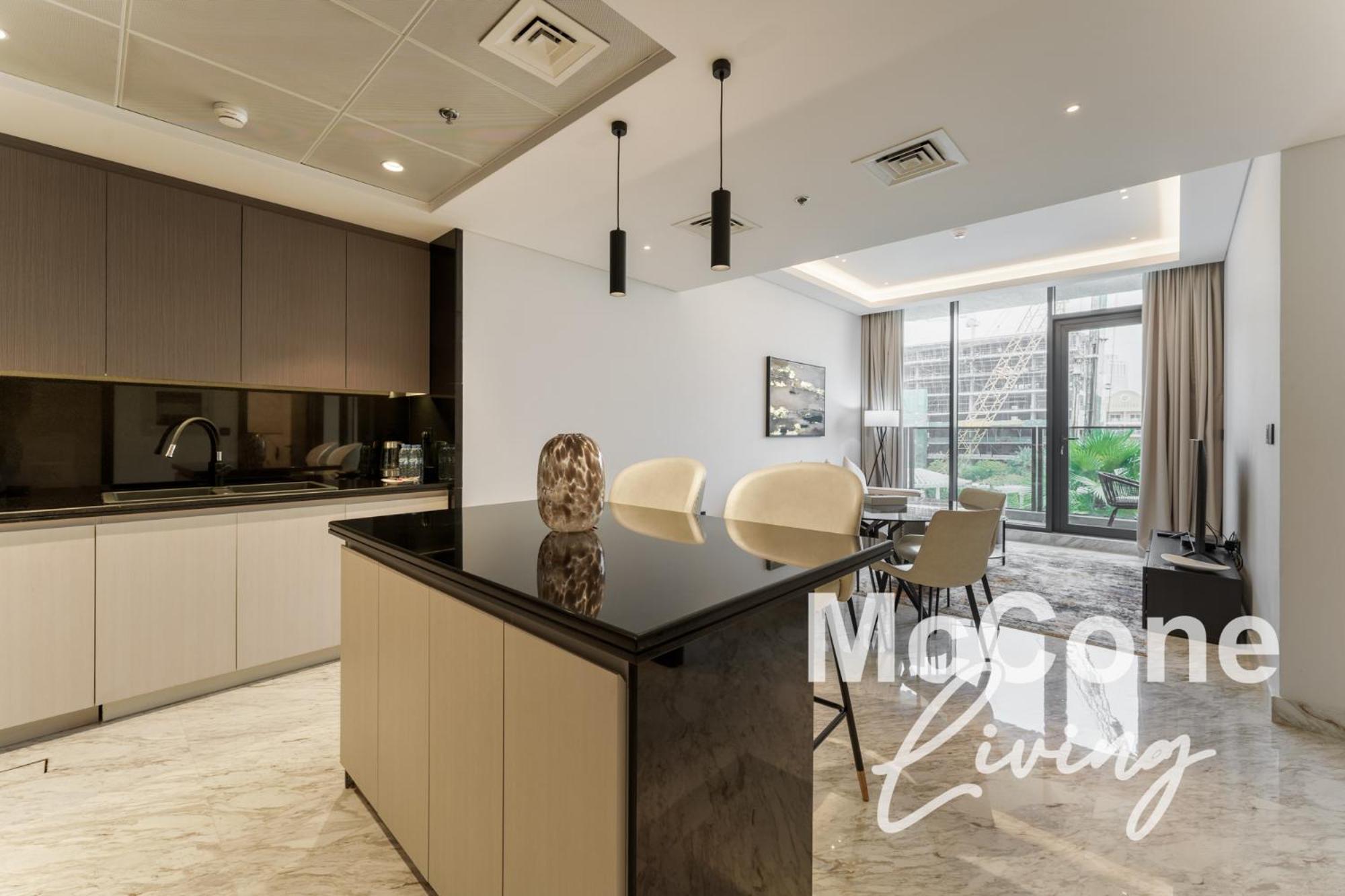 Apartment Upscale 2br With Private Terrace & Pool View