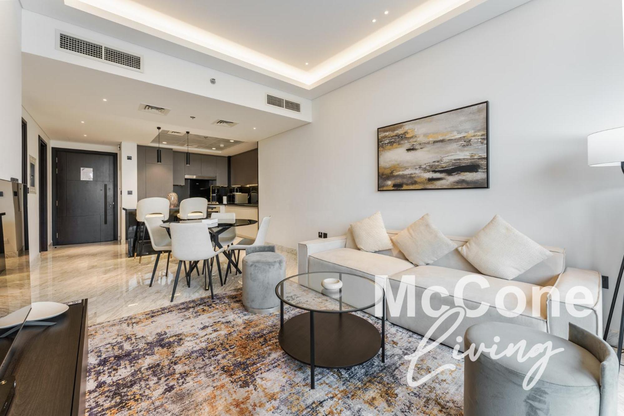 Upscale 2br With Private Terrace & Pool View Apartment *