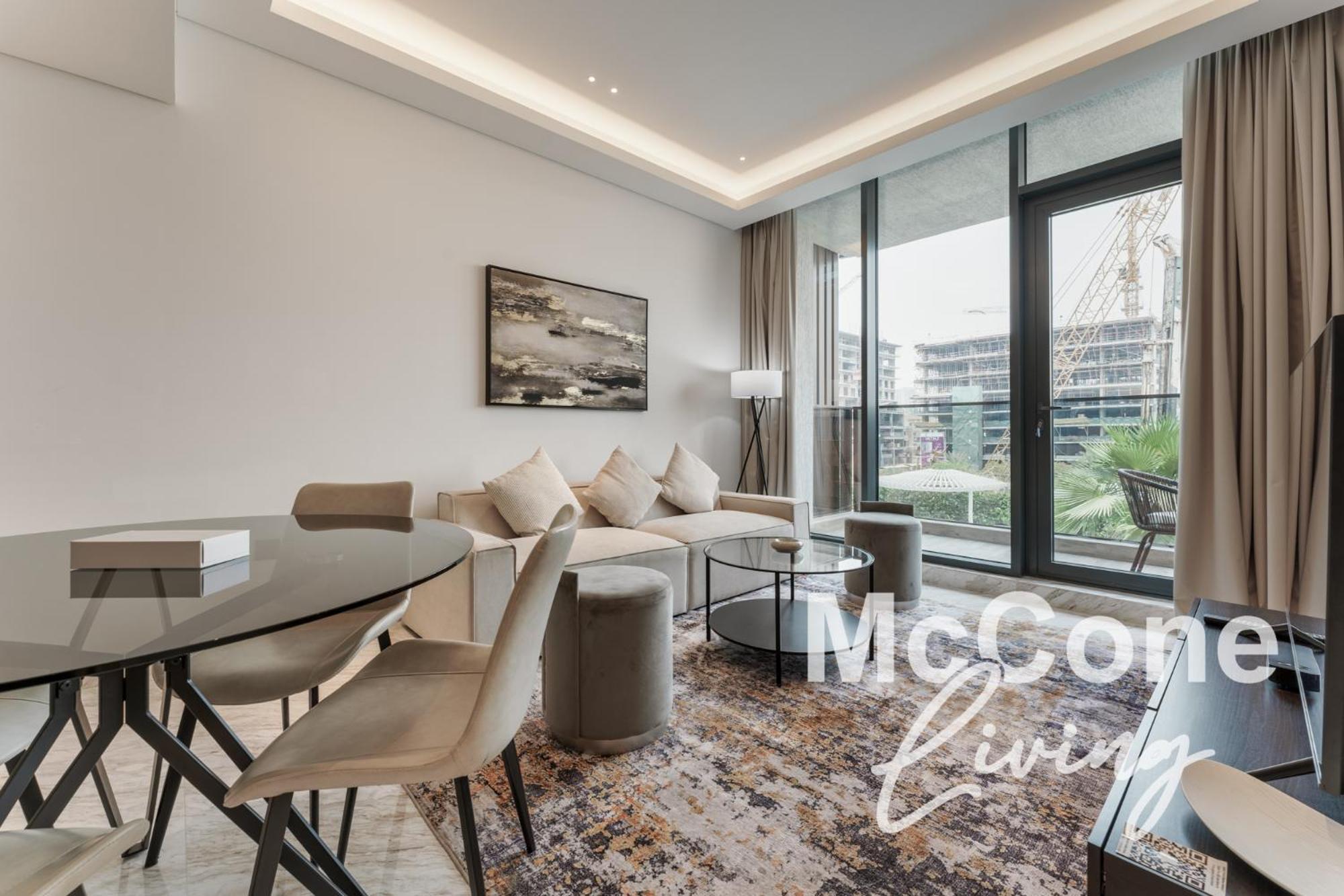 Upscale 2br With Private Terrace & Pool View * Dubai