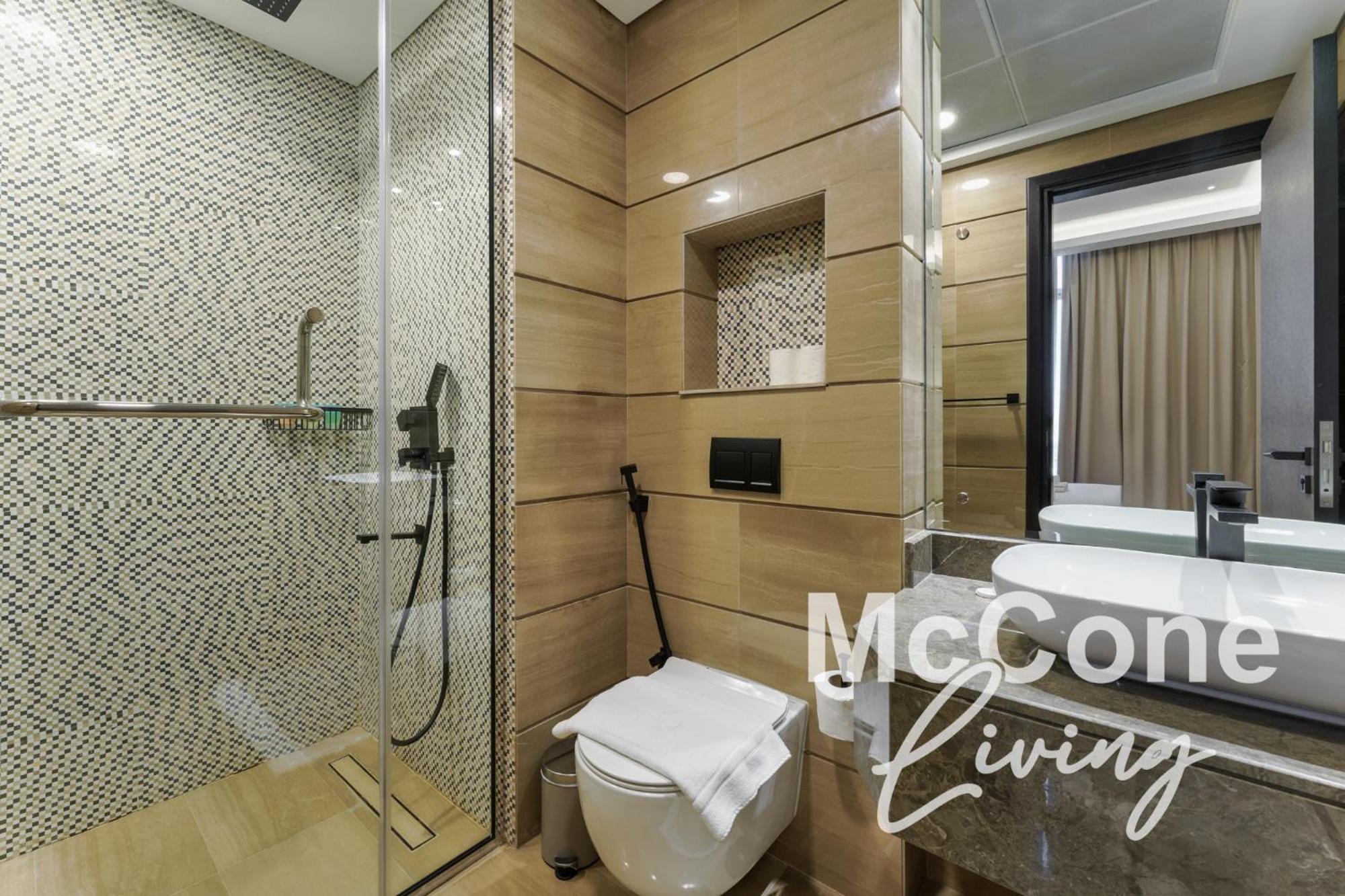 Upscale 2br With Private Terrace & Pool View *