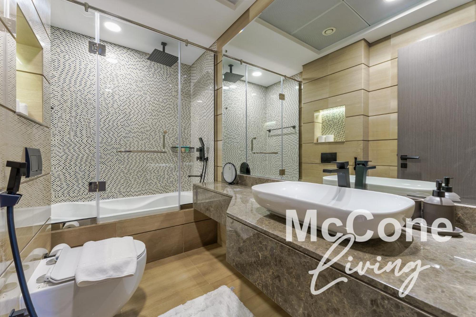 Upscale 2br With Private Terrace & Pool View *