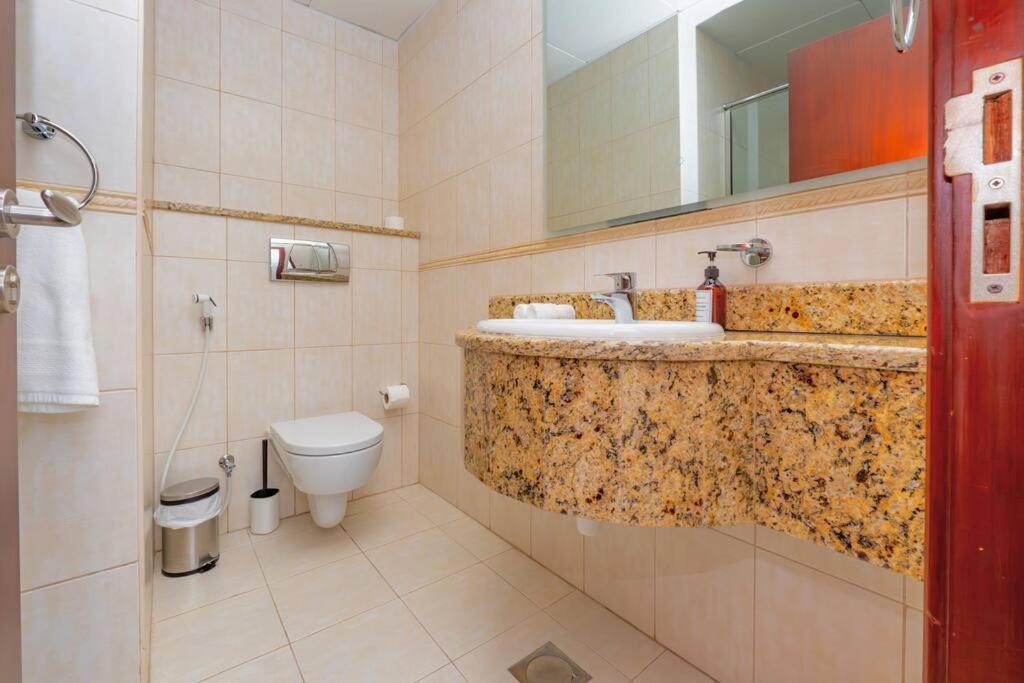 Sky High Lux 2 Bdr Marina Apartment