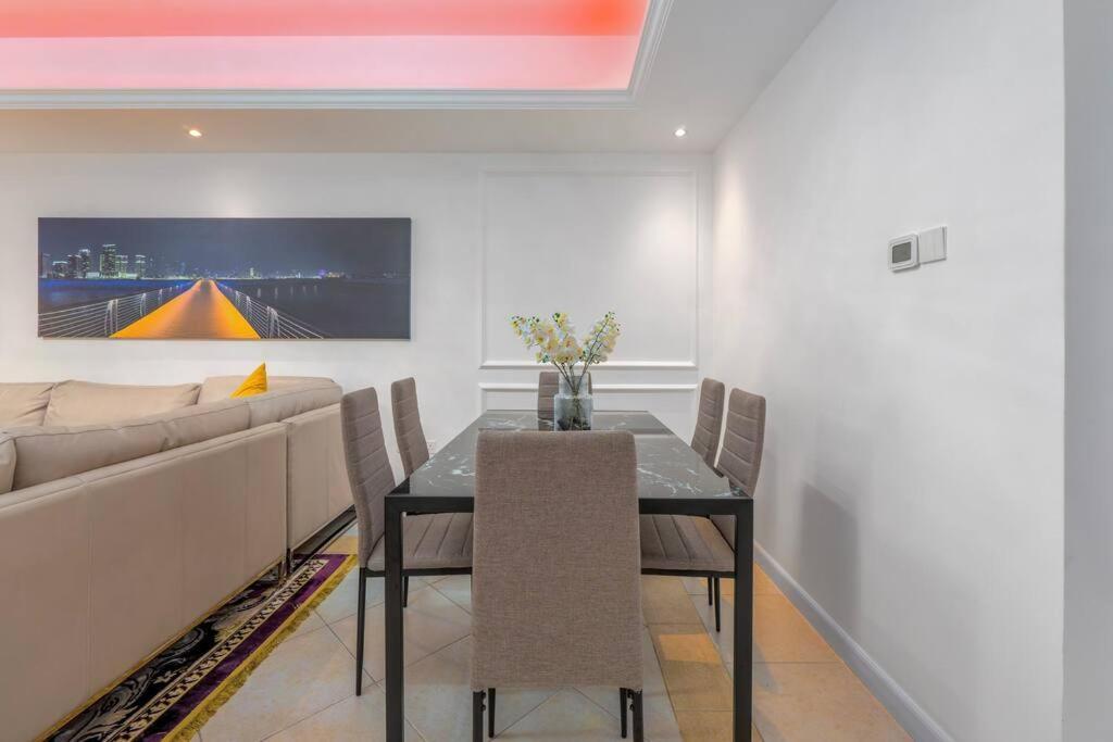 Sky High Lux 2 Bdr Marina Apartment *