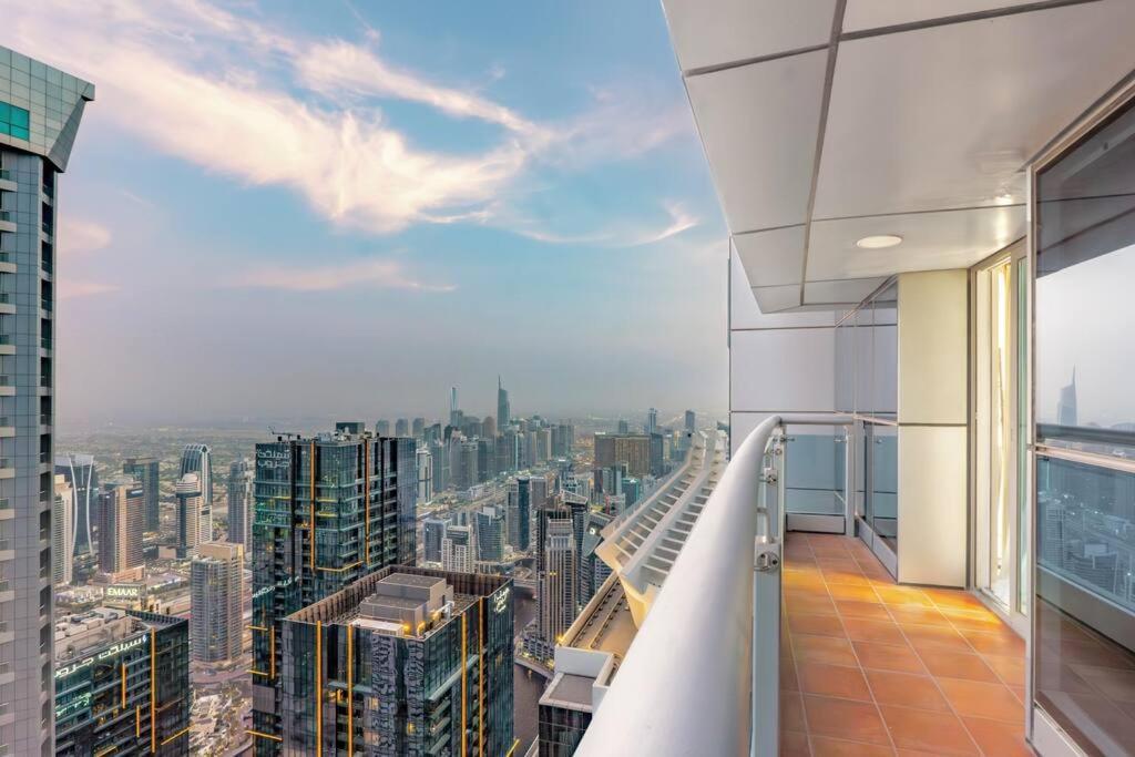 Sky High Lux 2 Bdr Marina Apartment Dubai