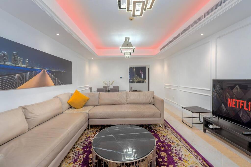 Sky High Lux 2 Bdr Marina Apartment *