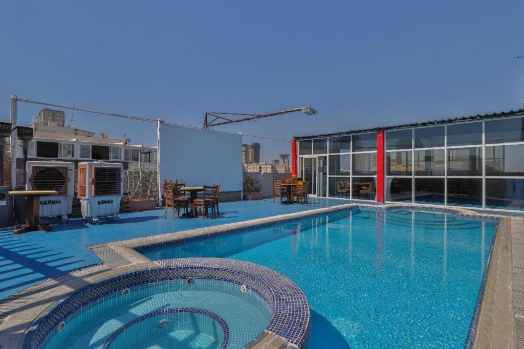 Oyo 482 Sun And Sands Downtown 3*