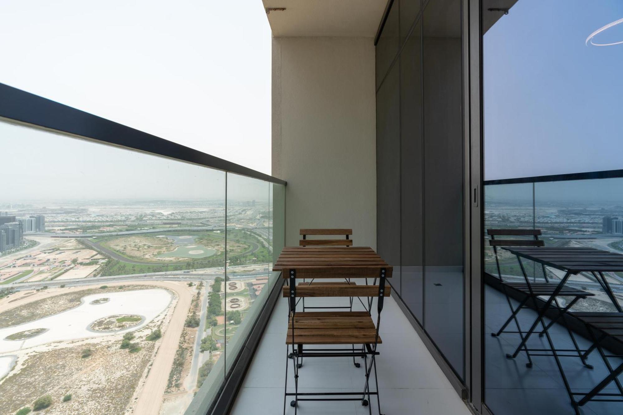 Lux Aykon Tower I Skyline Canal Views *