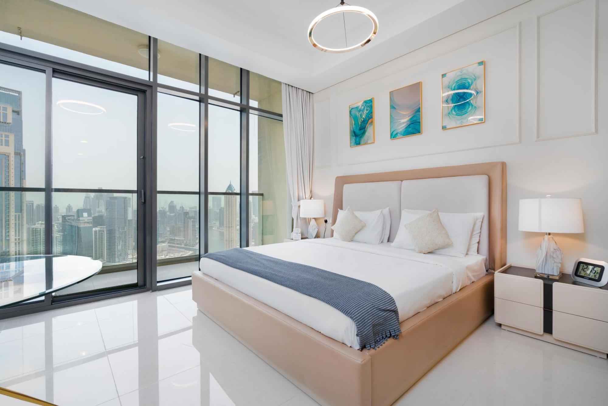Lux Aykon Tower I Skyline Canal Views * Dubai