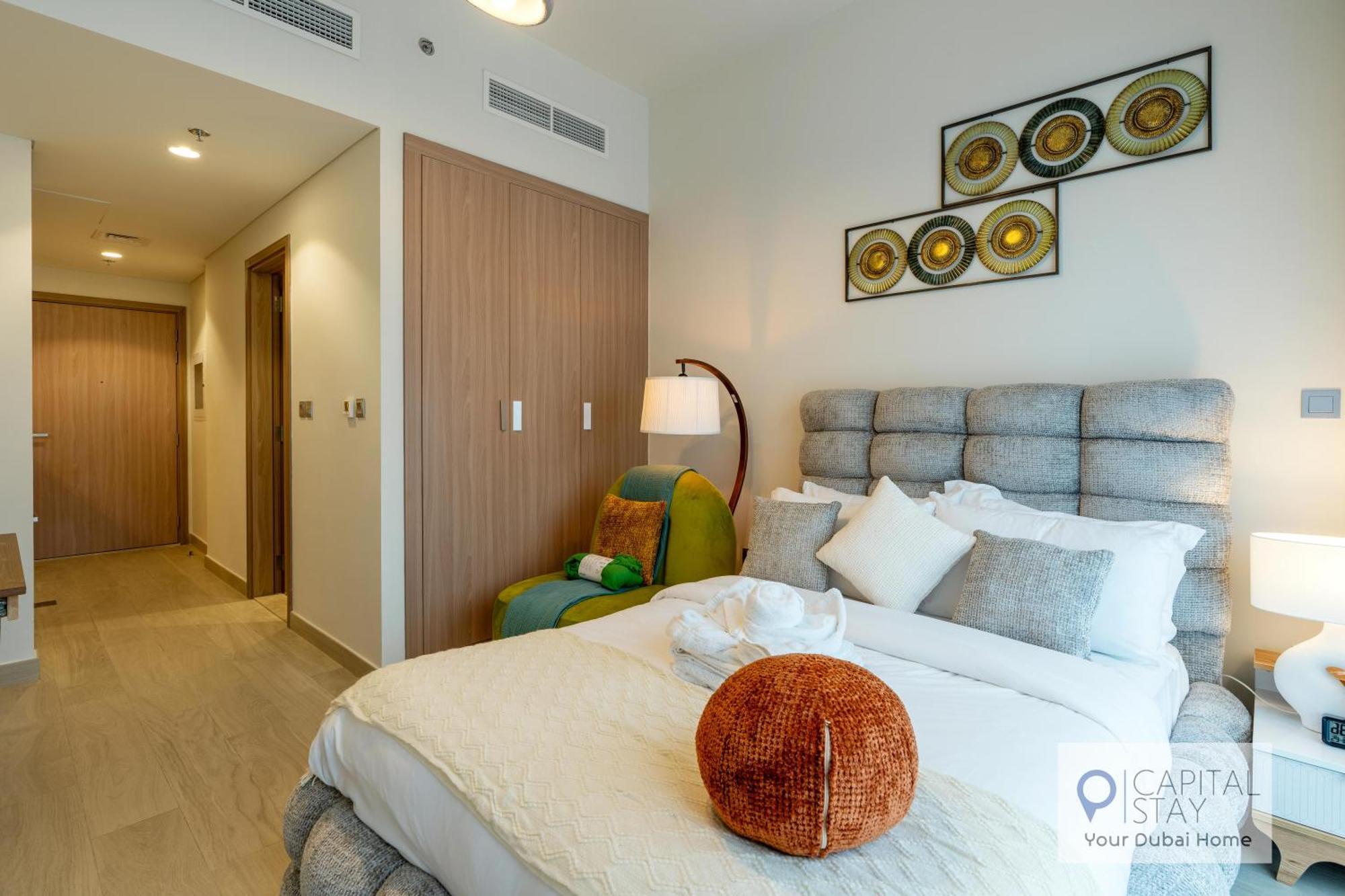 Cozy In Azizi Riviera Apartment