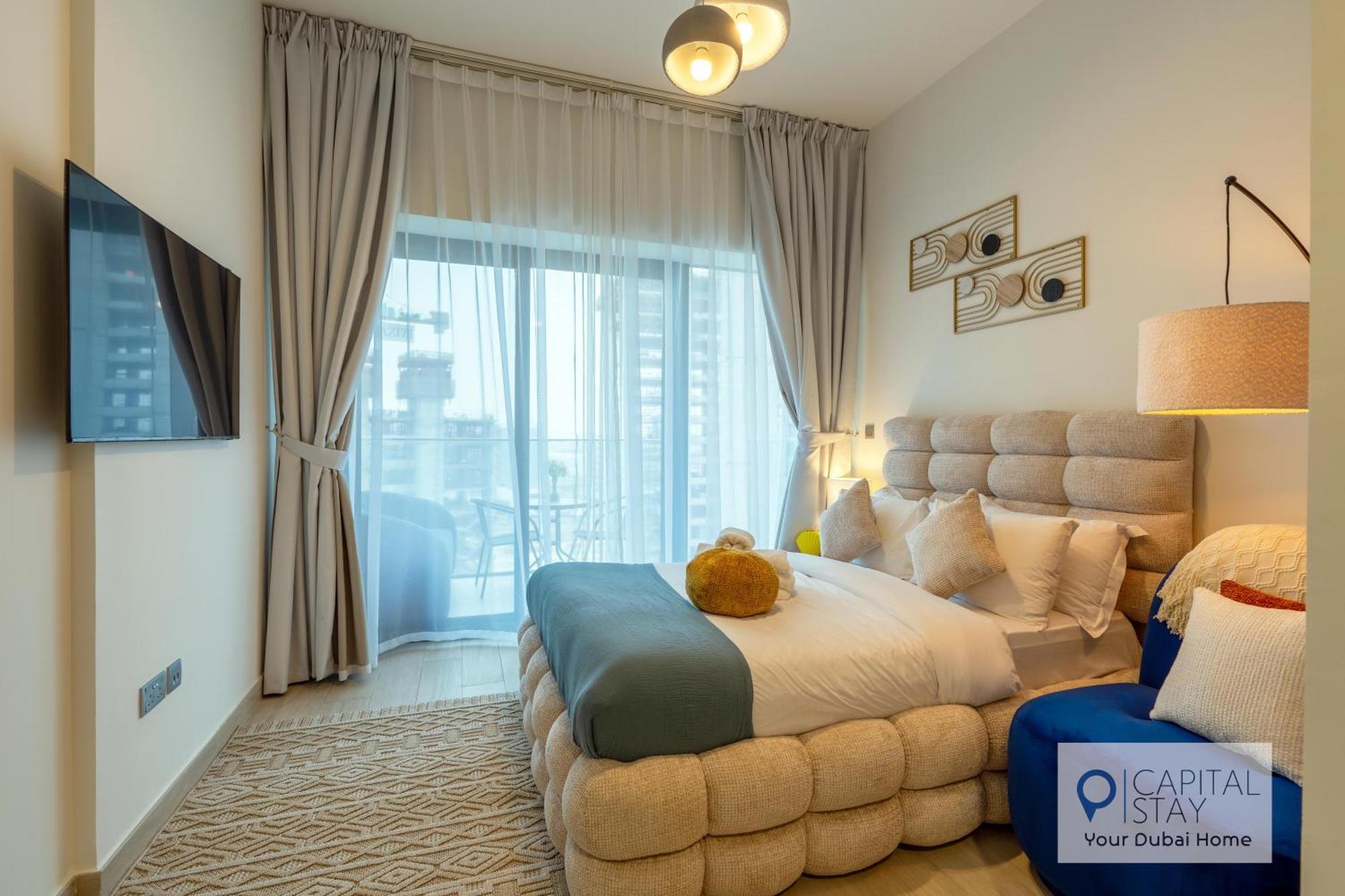 Cozy In Azizi Riviera Apartment