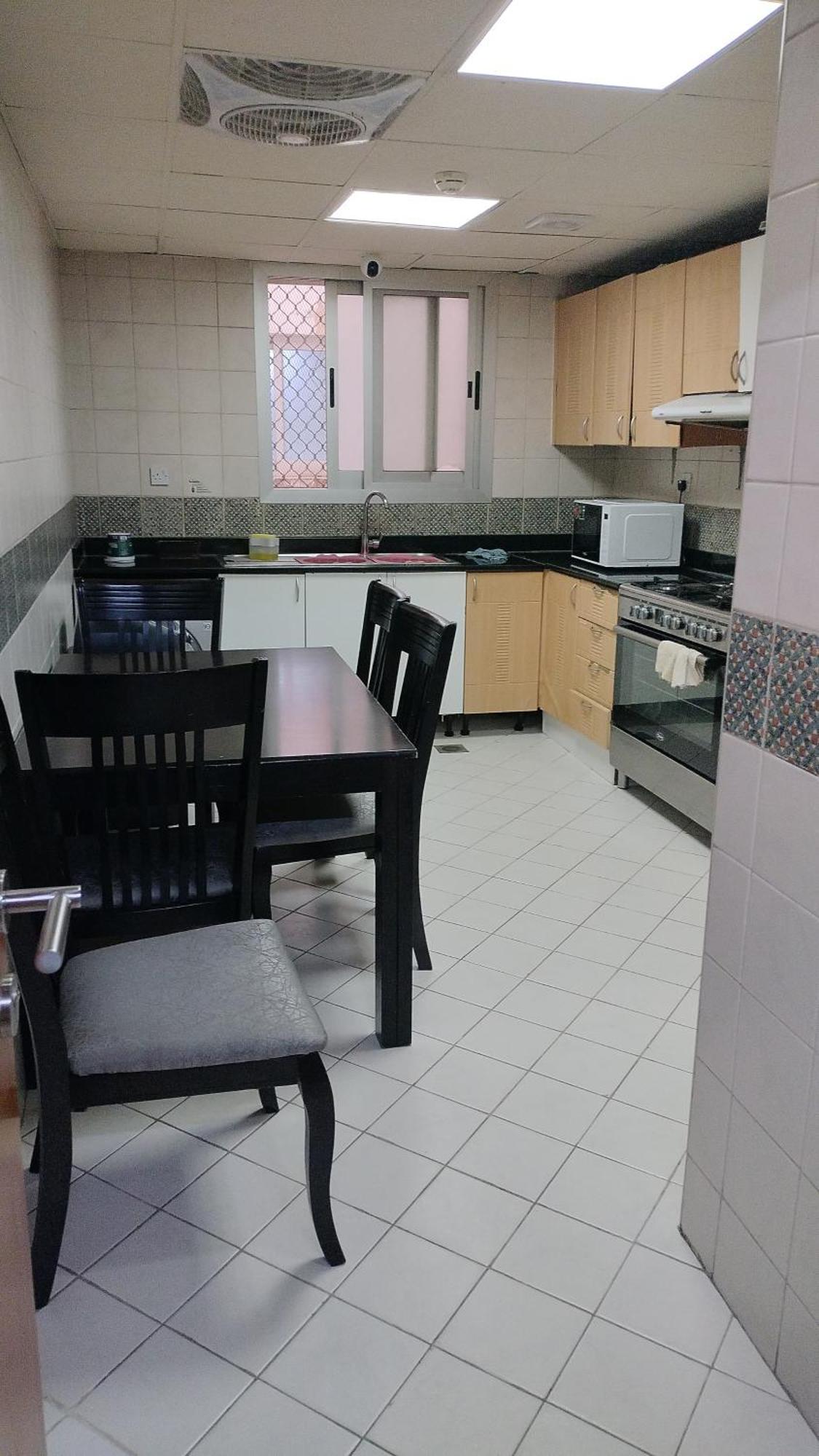 Loft And Full Partition Near Deira Fish Roundabout Metro Dubai