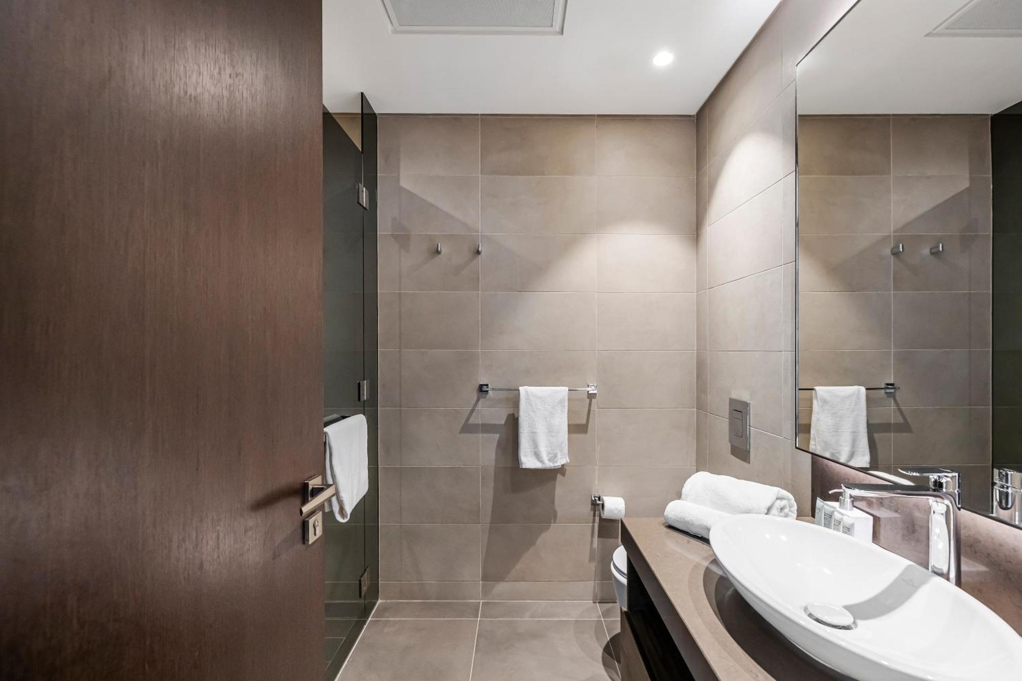 2br Marina Gate 3 High Floor Marina View Apartment Dubai