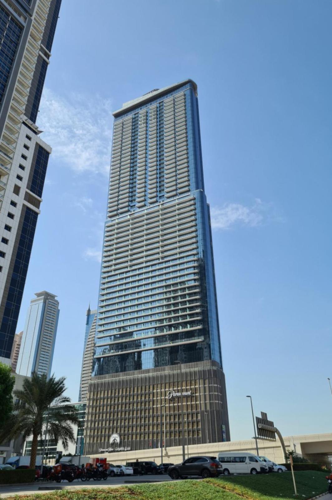 Apartment Bright High Floor In A 5 Star Resident Tower W Burj View And Access To 64th Infinity Pool, Gym, Sauna, Spa, Restaurants, Bars And Dubai