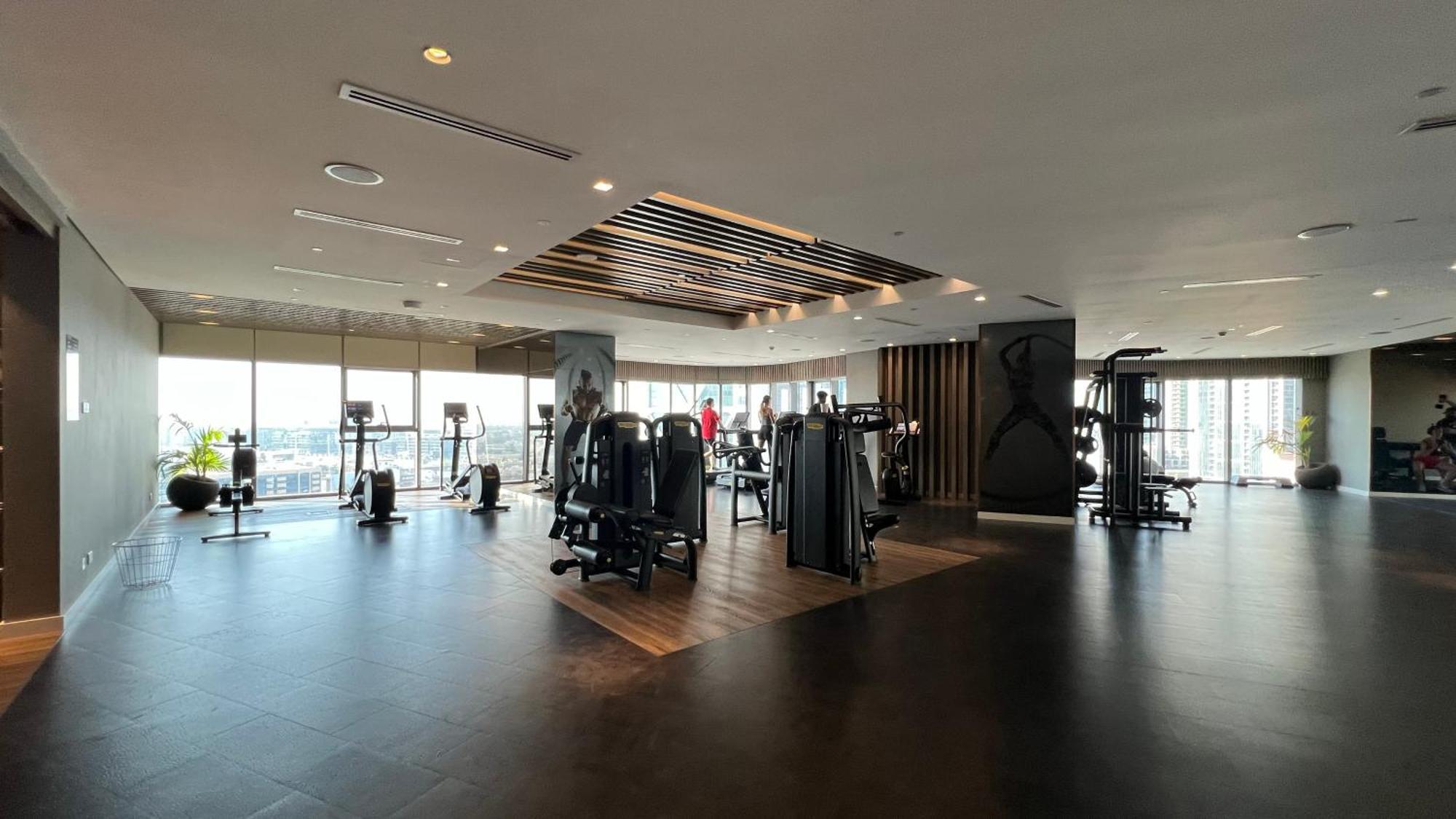 Bright High Floor In A 5 Star Resident Tower W Burj View And Access To 64th Infinity Pool, Gym, Sauna, Spa, Restaurants, Bars And Apartment Dubai