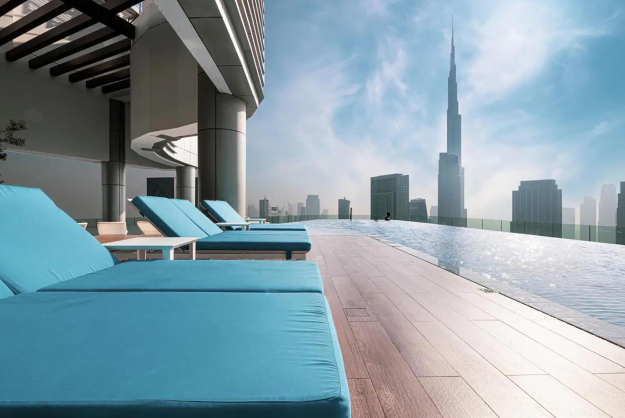 Bright High Floor In A 5 Star Resident Tower W Burj View And Access To 64th Infinity Pool, Gym, Sauna, Spa, Restaurants, Bars And Dubai