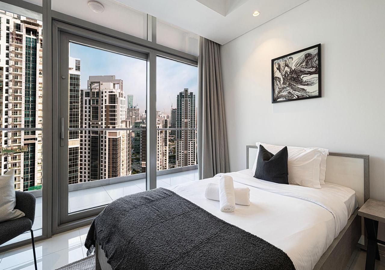 Bright High Floor In A 5 Star Resident Tower W Burj View And Access To 64th Infinity Pool, Gym, Sauna, Spa, Restaurants, Bars And Dubai