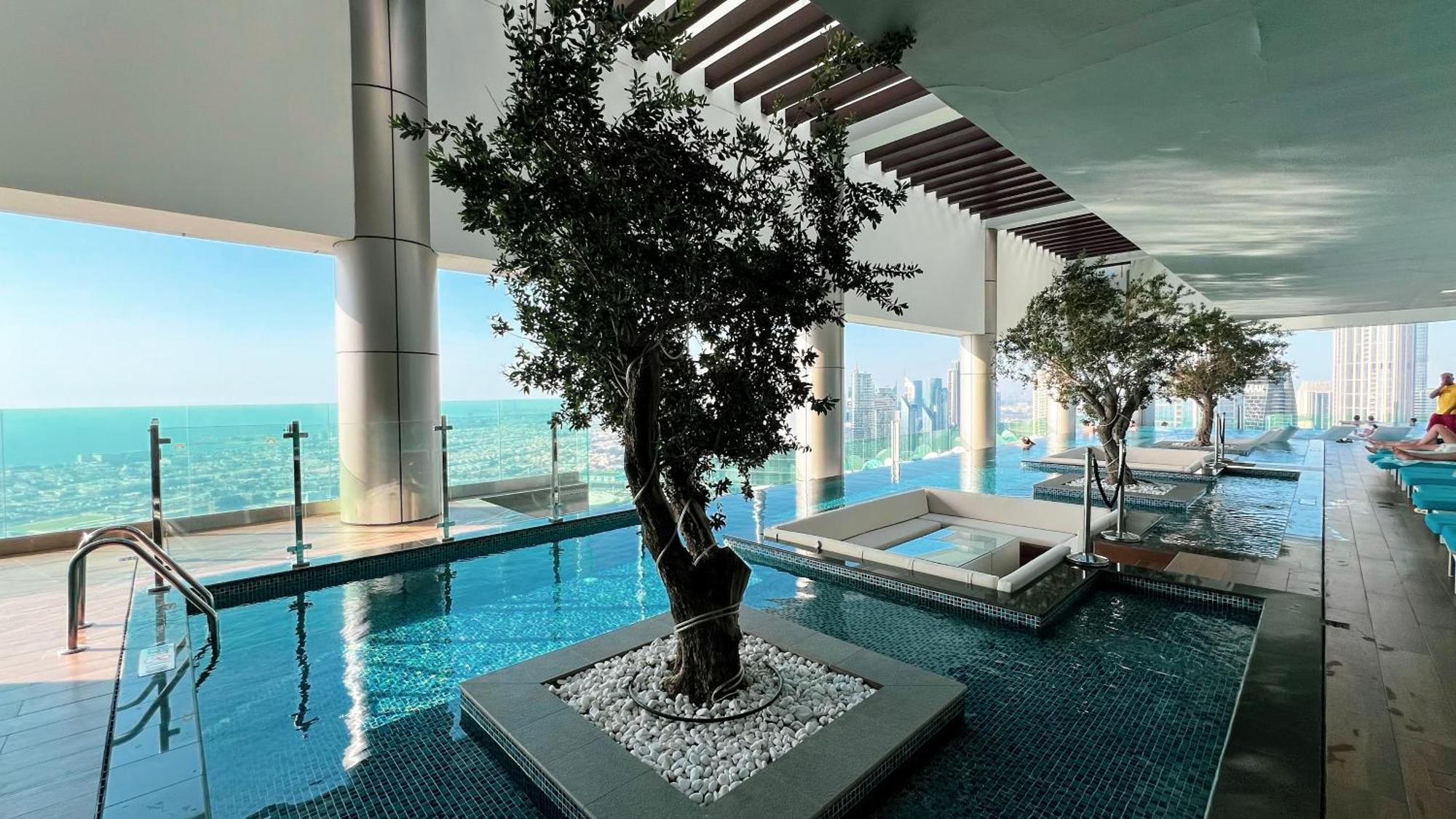 Bright High Floor In A 5 Star Resident Tower W Burj View And Access To 64th Infinity Pool, Gym, Sauna, Spa, Restaurants, Bars And * Dubai