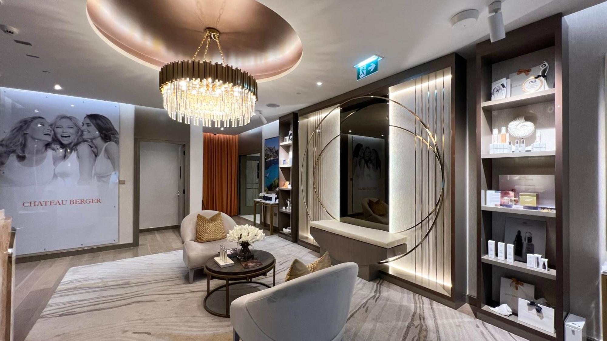 Apartment Bright High Floor In A 5 Star Resident Tower W Burj View And Access To 64th Infinity Pool, Gym, Sauna, Spa, Restaurants, Bars And