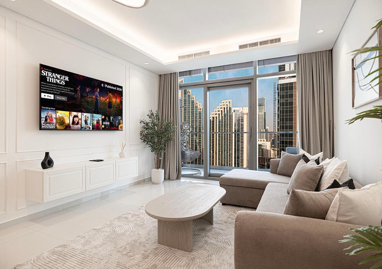 Bright High Floor In A 5 Star Resident Tower W Burj View And Access To 64th Infinity Pool, Gym, Sauna, Spa, Restaurants, Bars And Apartment