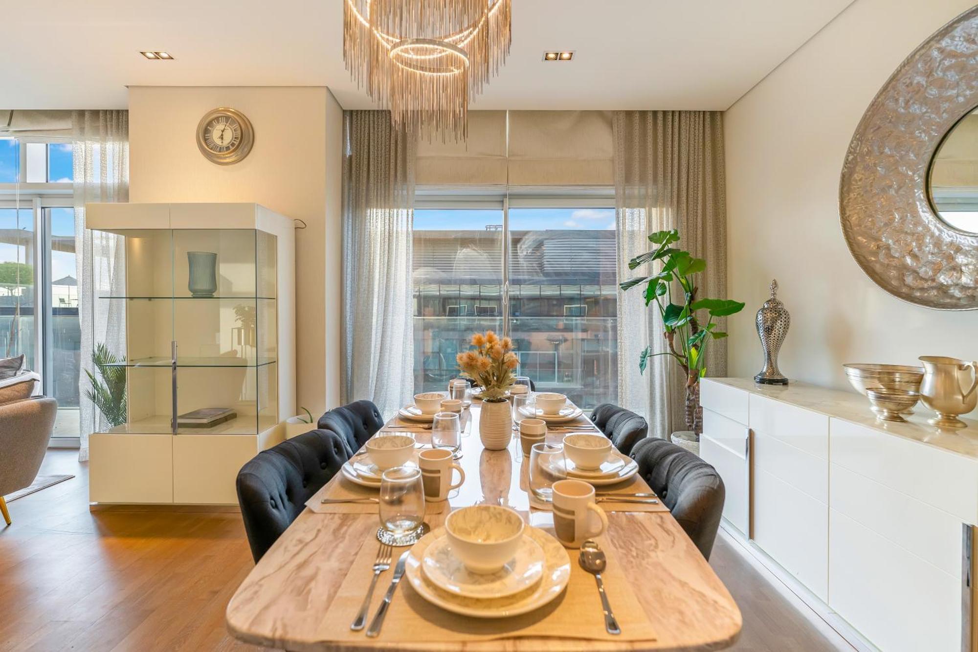 Fam Living - Walk - Opulent Living * Dubai