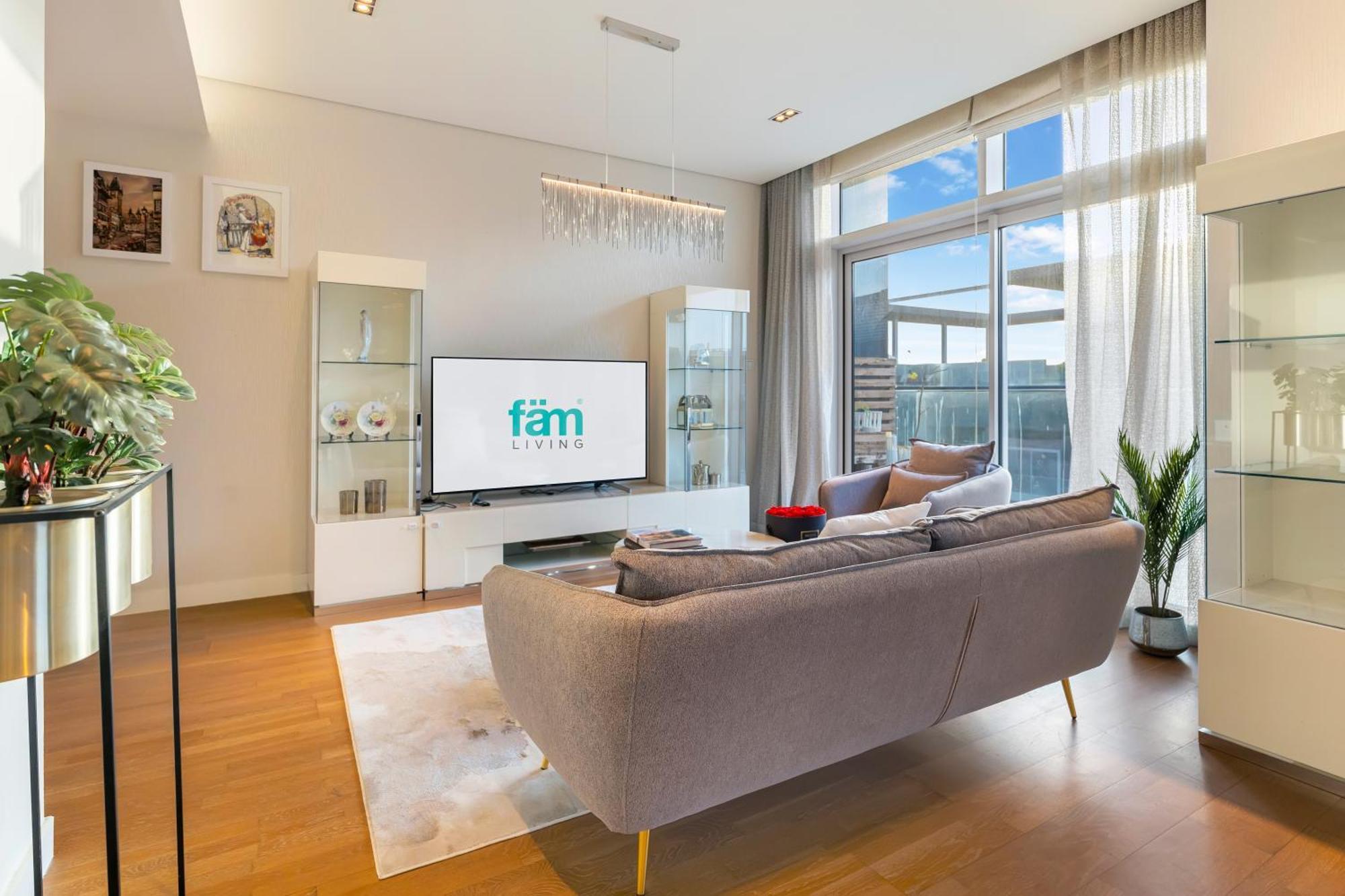 Apartment Fam Living - Walk - Opulent Living