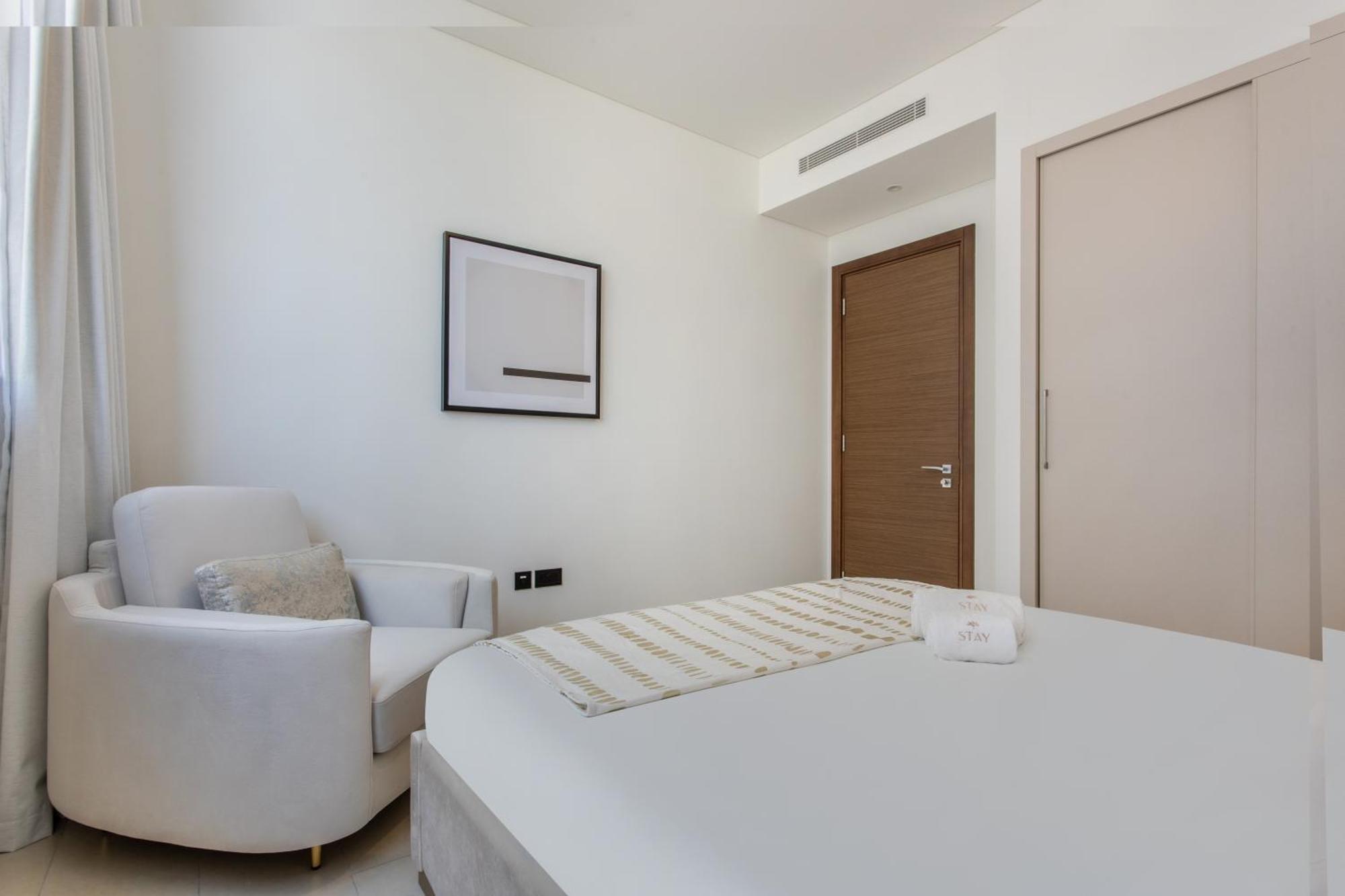 By Latinem Luxury 2br Cvr B1705 Near Burj Khalifa Apartment *
