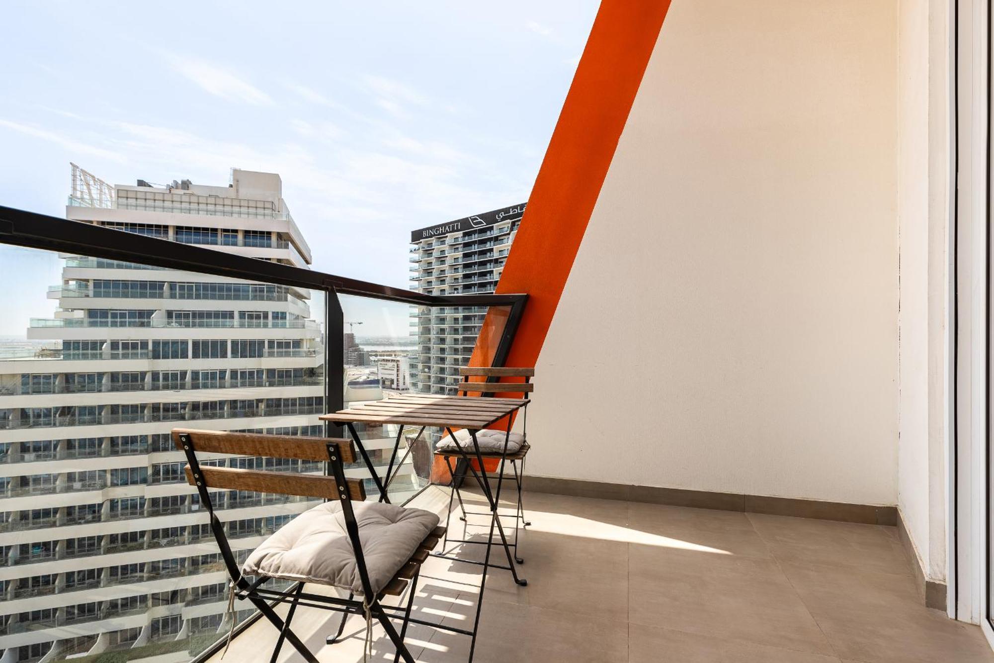 Binghatti Gateway By Simply Comfort * Dubai