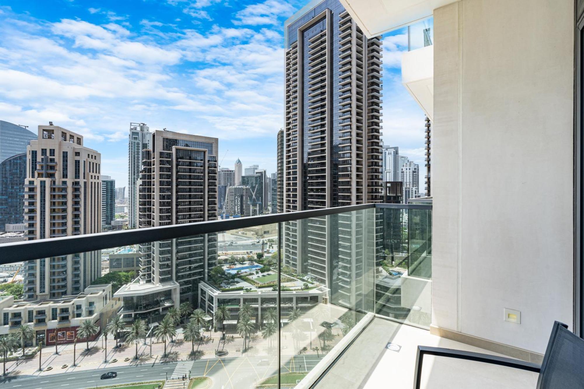 Apartment Premium Minutes Away From Burj Khalifa