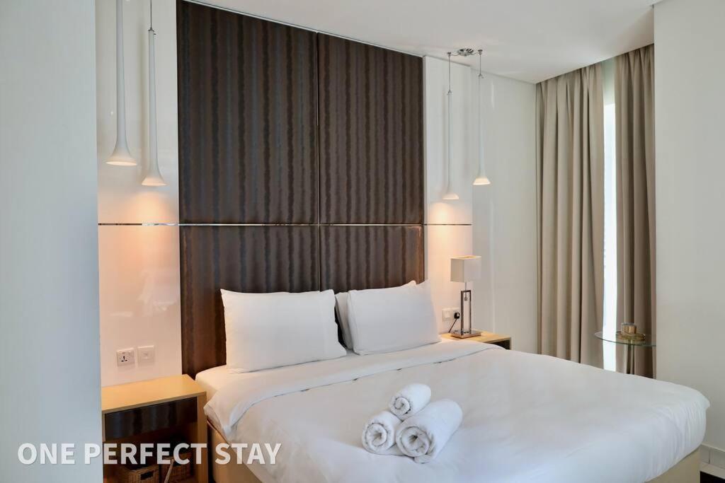 Family 3br Business Bay Pool & Gym Apartment Dubai
