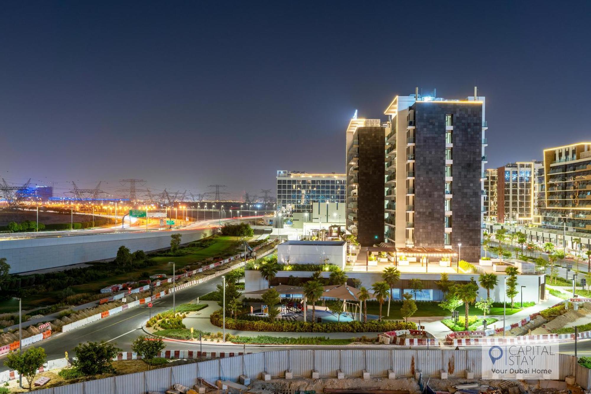 Cozy In Azizi Riviera Apartment